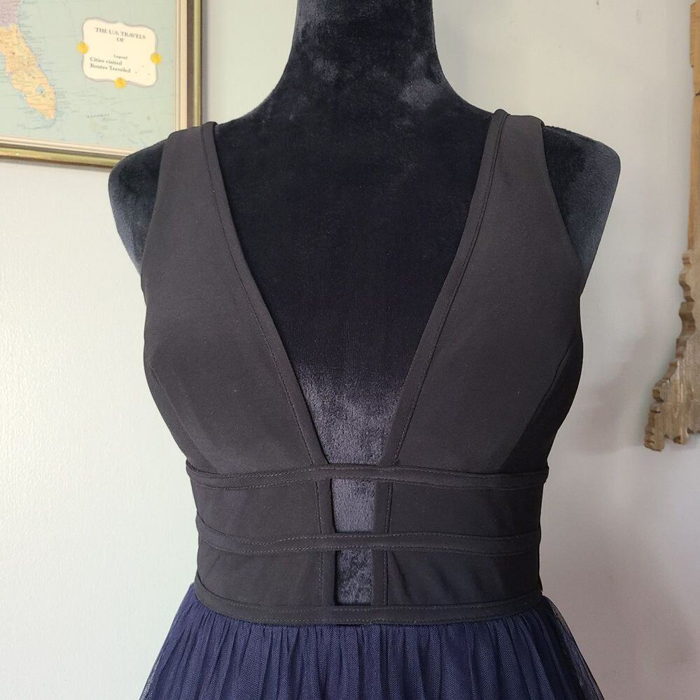 Blondie Nites by Stacy Skylar Dress Size 1 Fit and Flare Deep V Blue Black Tulle - Picture 3 of 10